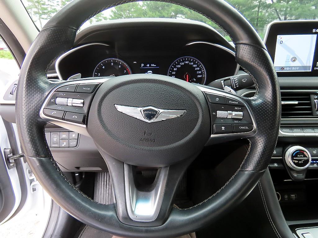Genesis G70 - Vista 8