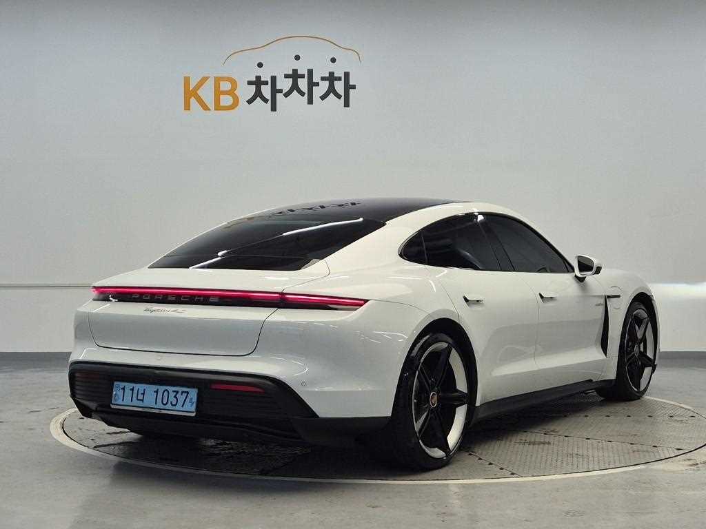 Porsche Taycan - Vista 3