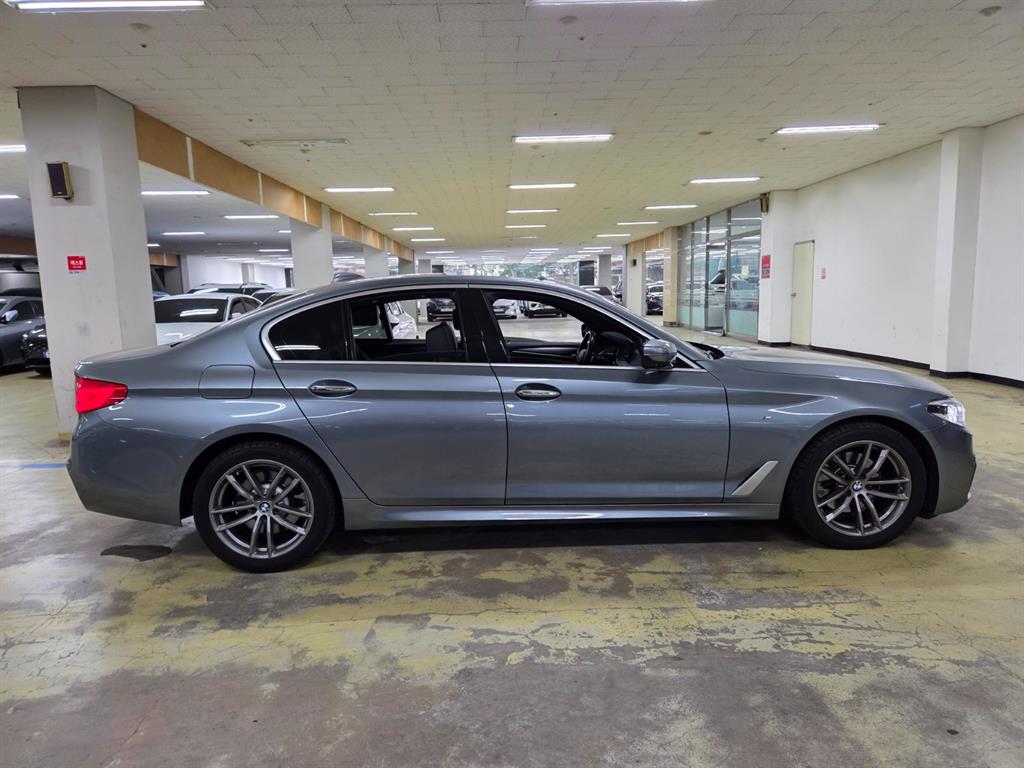BMW 5 Series - Vista 5