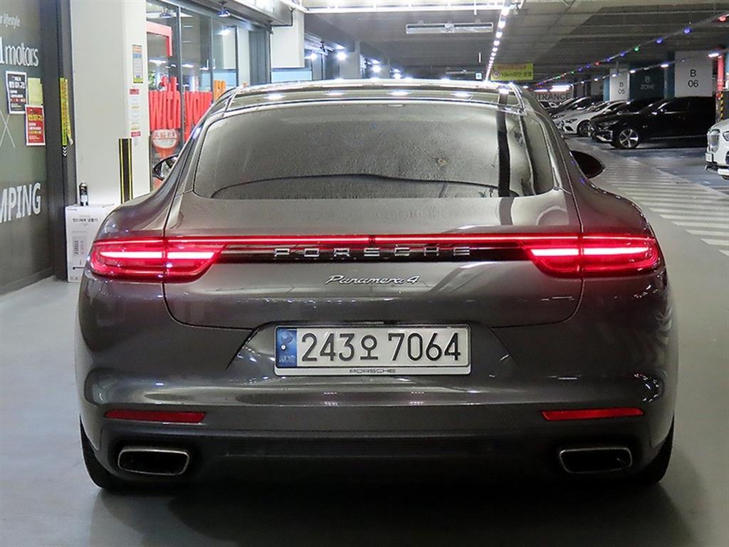 Porsche Panamera - Vista 5