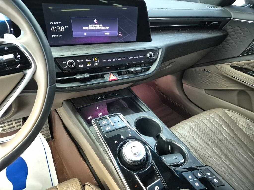 KIA K8 - Vista 10