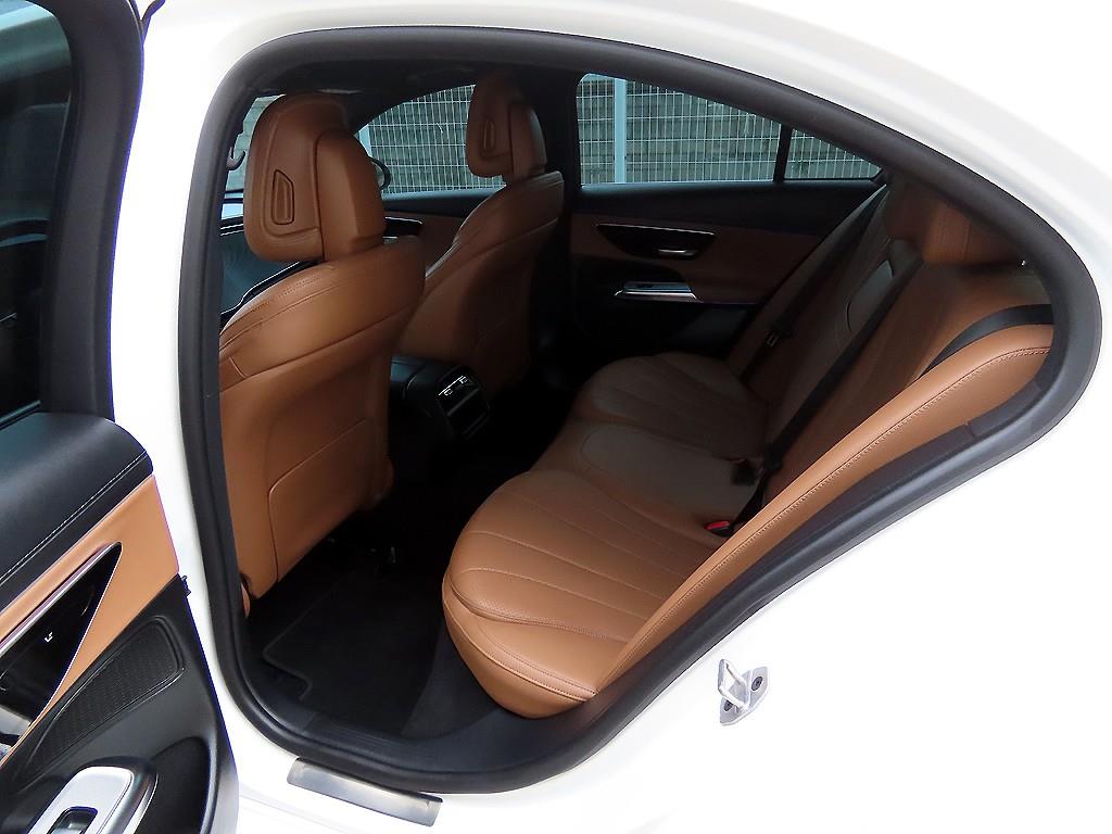 Mercedes Benz E class - Vista 6