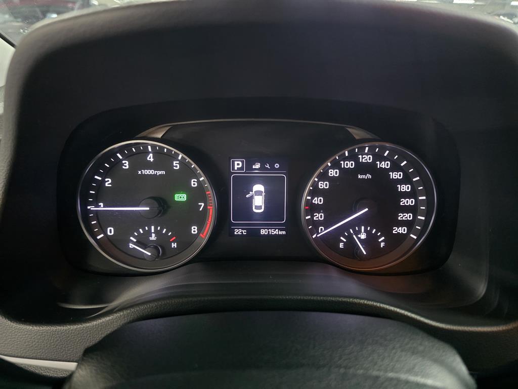 HYUNDAI Avante - Vista 12