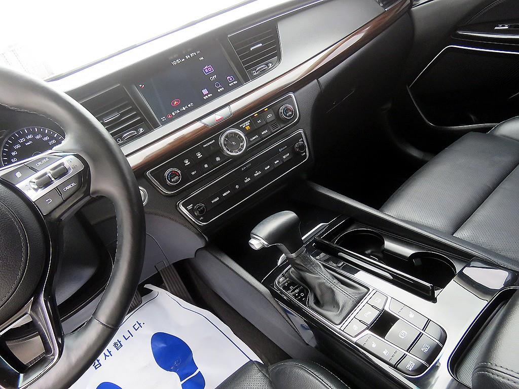 KIA K7 - Vista 10