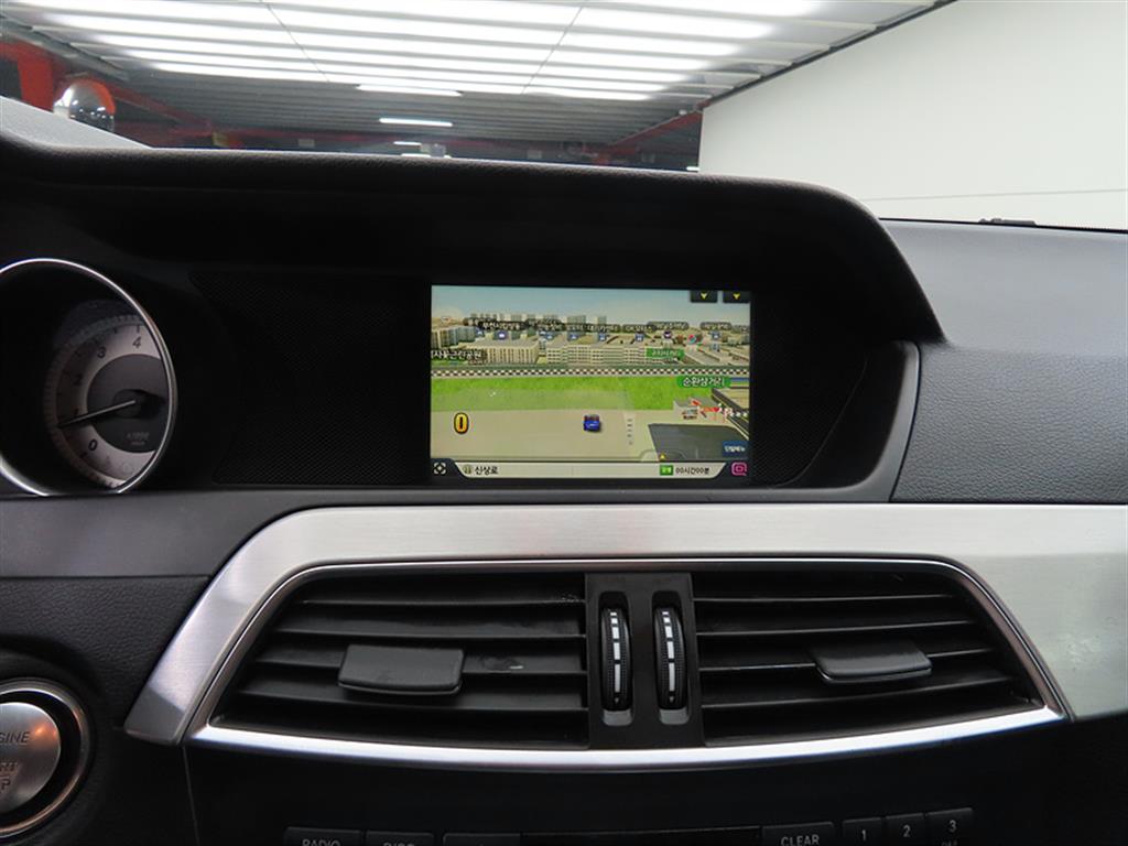 Mercedes Benz C Class 2012 Blanco - Importación desde Corea - HF Imports Iquique - Foto 17