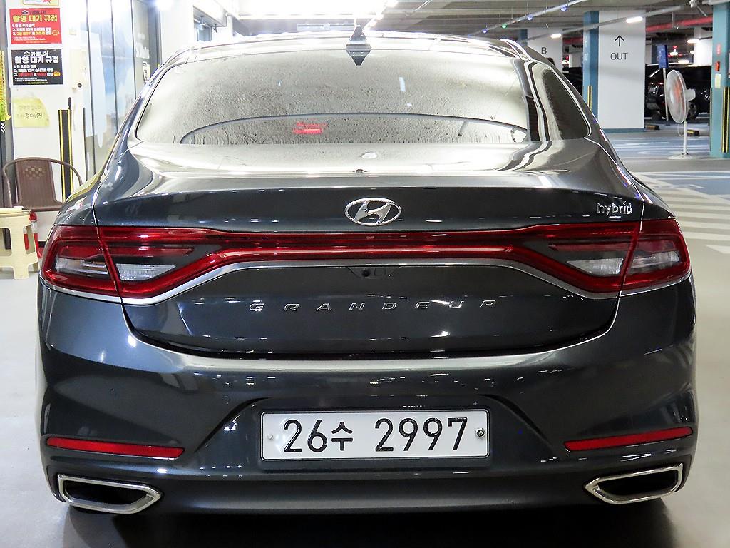 HYUNDAI Grandeur - Vista 5