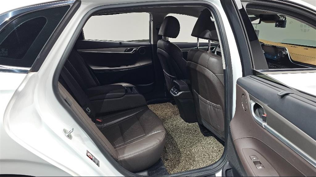 HYUNDAI Grandeur - Vista 10