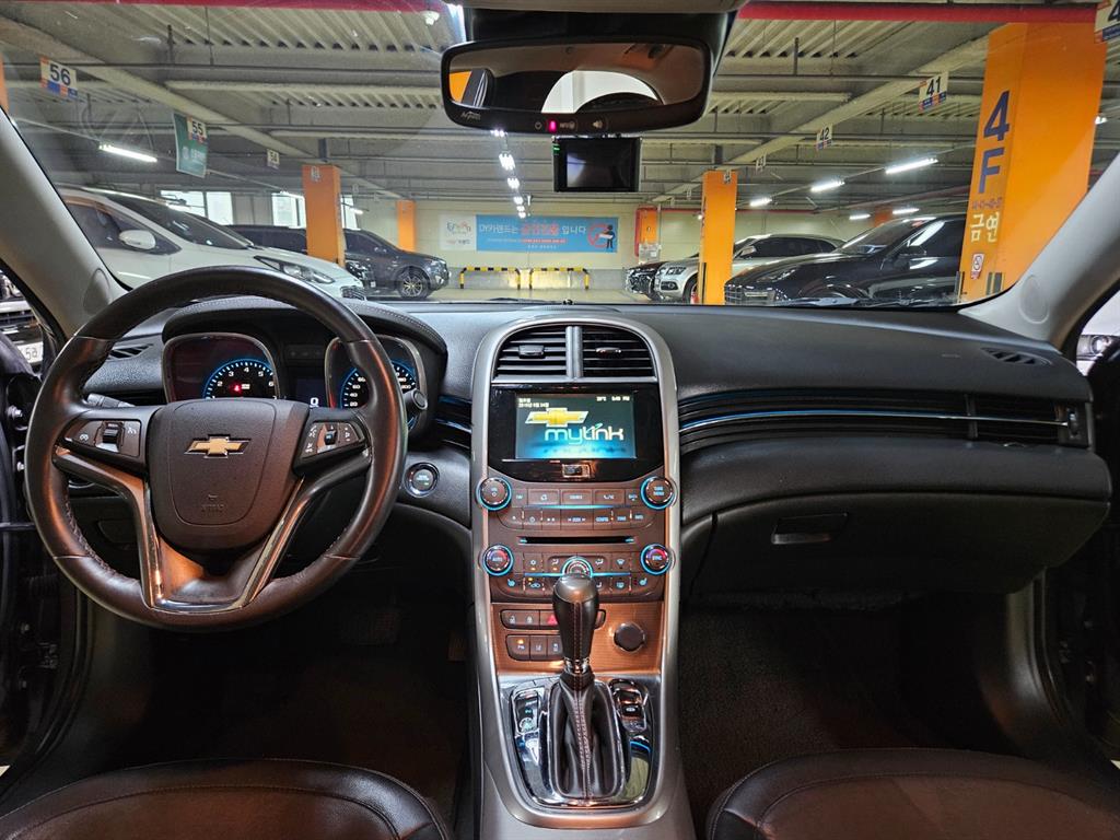 Chevrolet Malibu - Vista 8