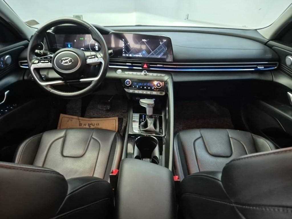 HYUNDAI Avante - Vista 7