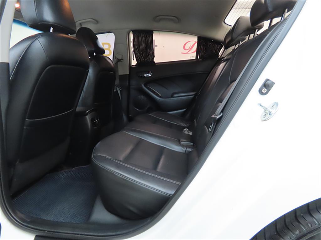 KIA K3 - Vista 6