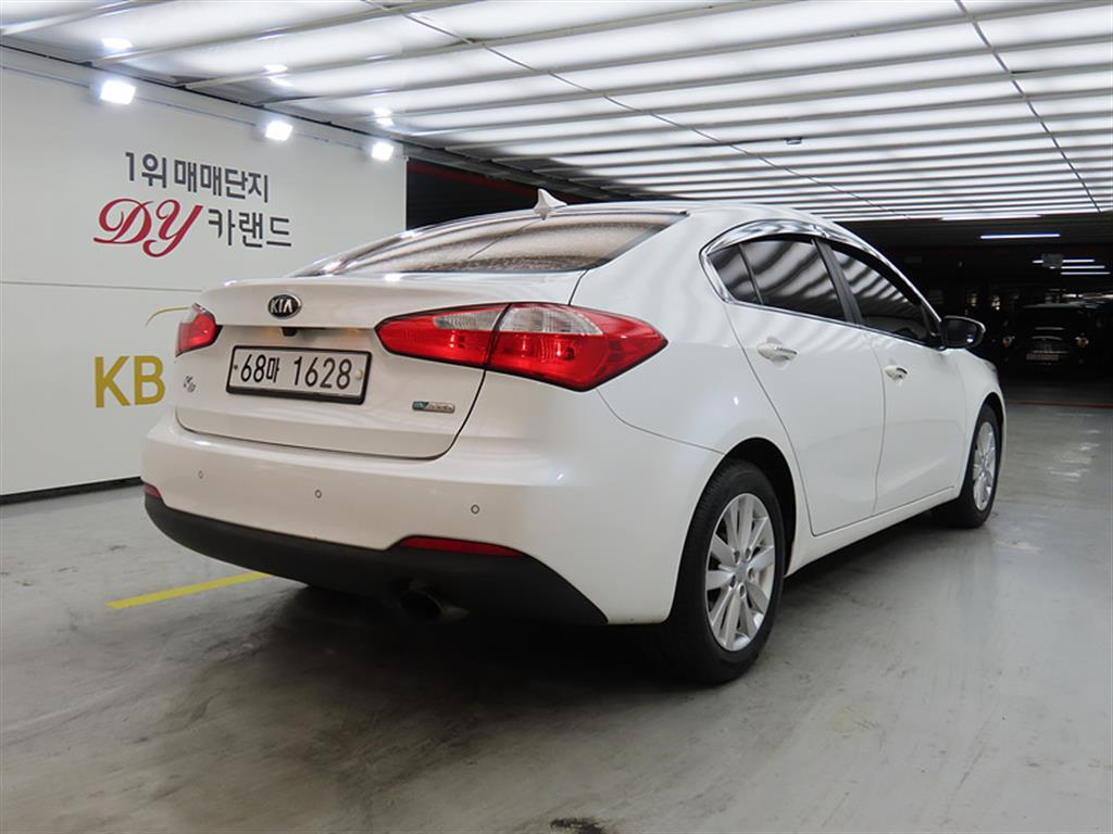 KIA K3 - Vista 4