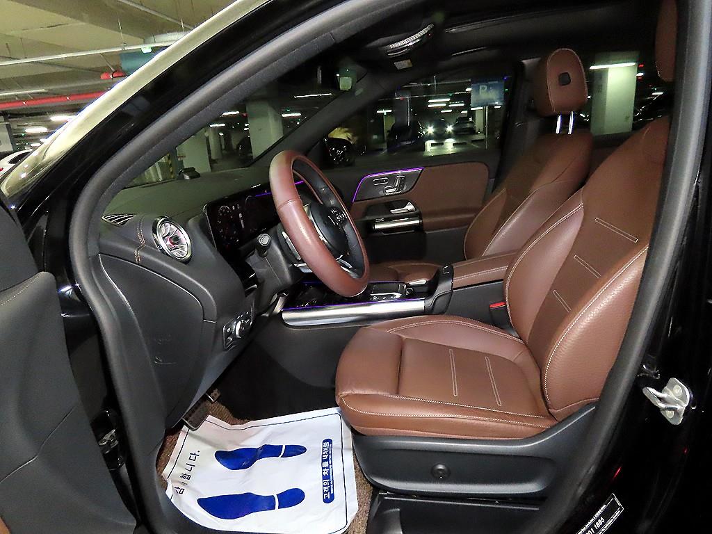 Mercedes Benz GLA Class - Vista 6