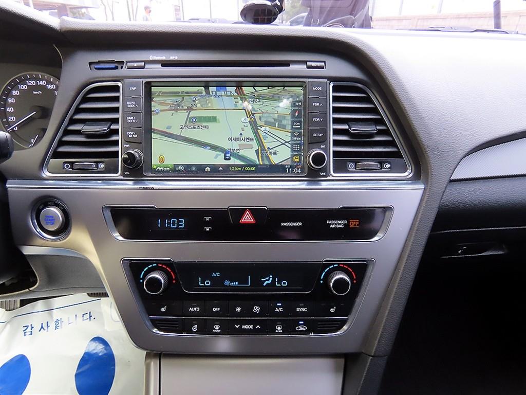 HYUNDAI Sonata - Vista 12