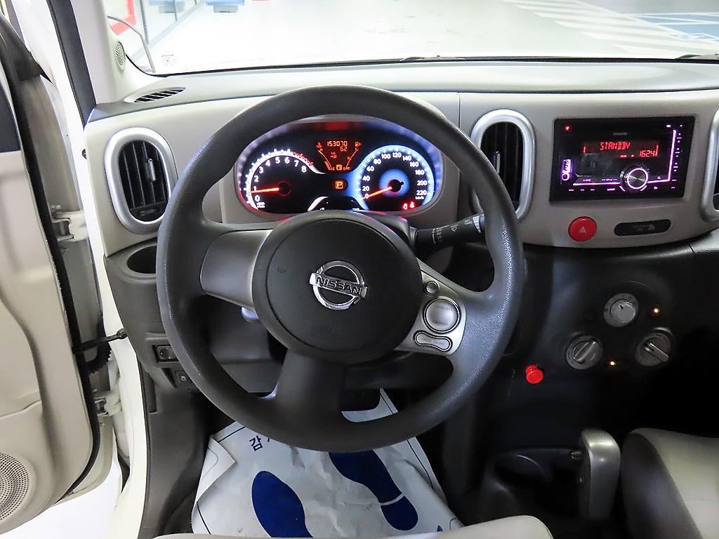 Nissan Cube - Vista 8