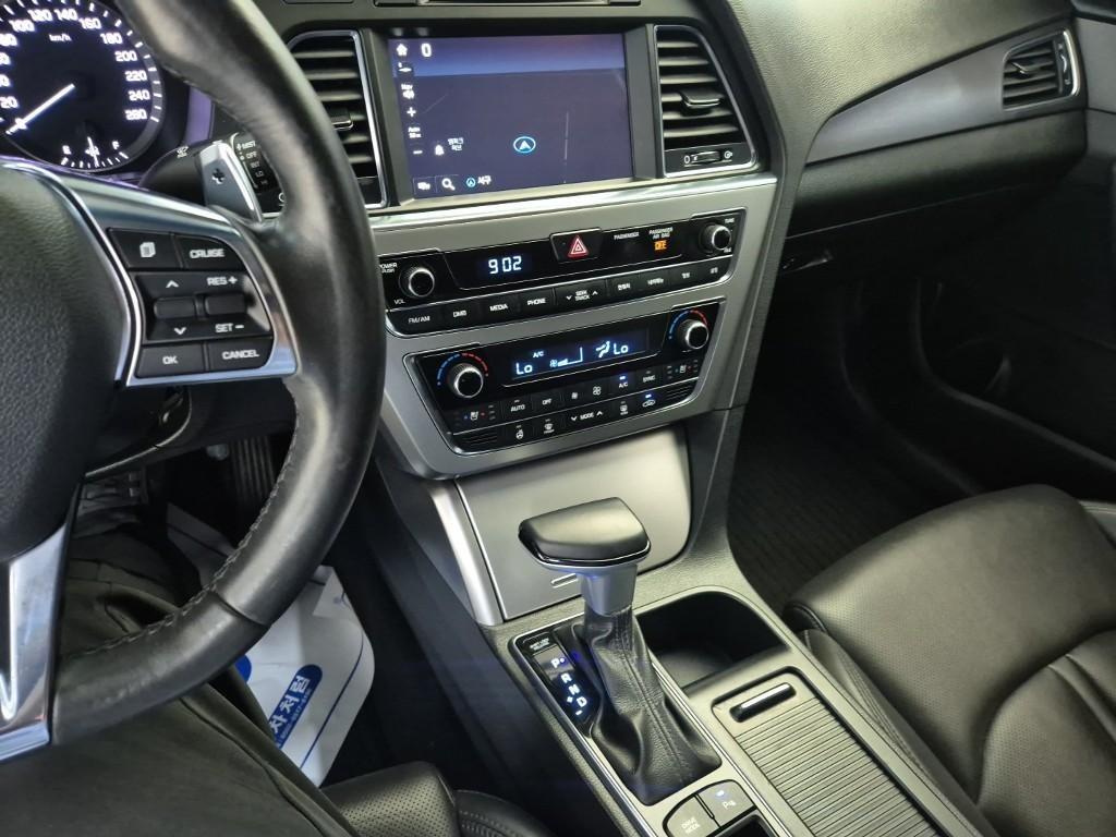 HYUNDAI Sonata - Vista 10