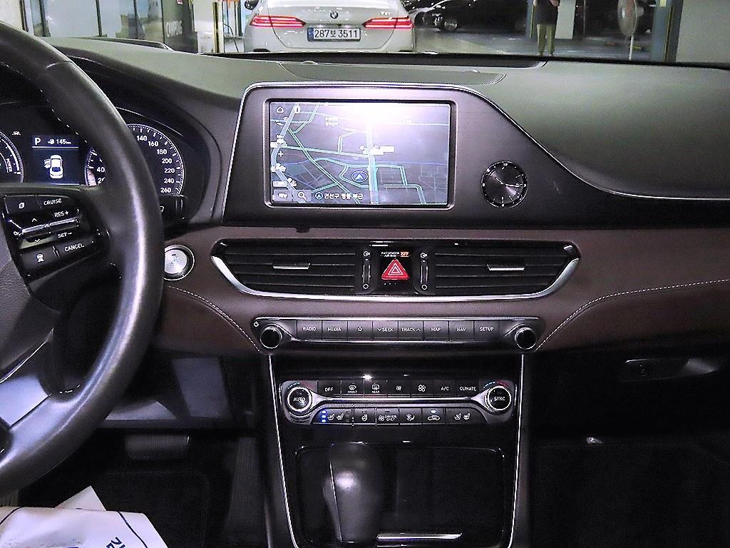HYUNDAI Grandeur - Vista 11