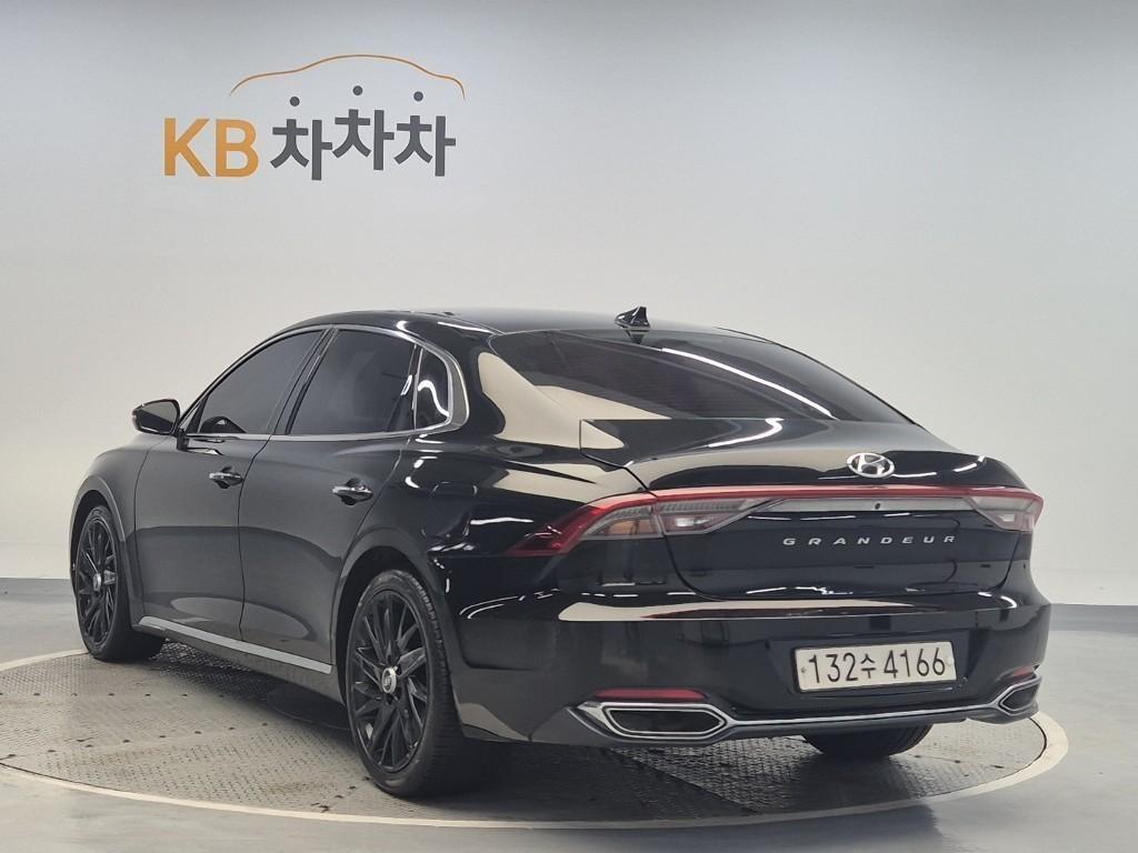 HYUNDAI Grandeur - Vista 4