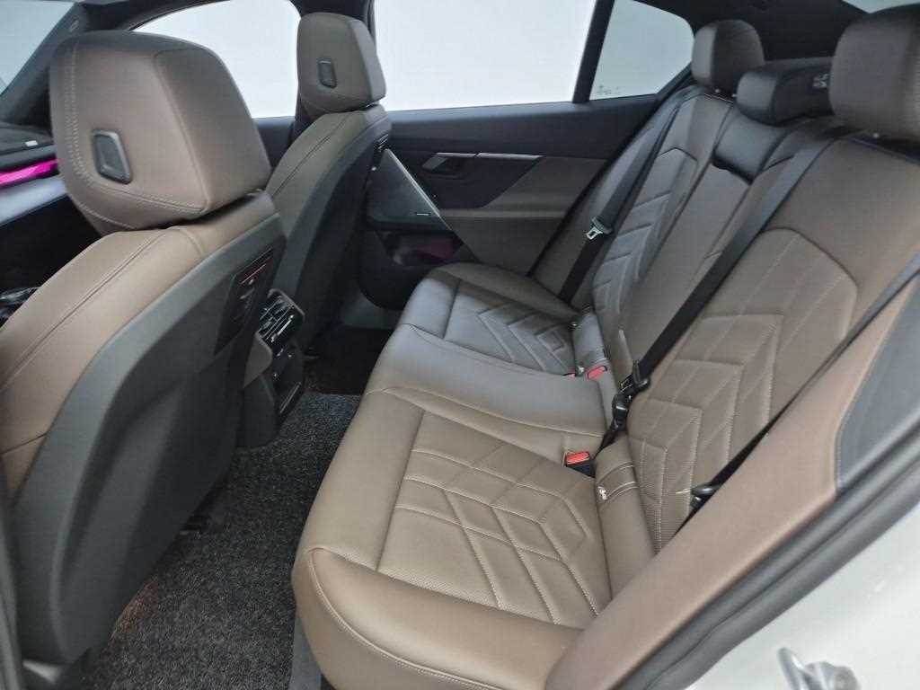 BMW 5 Series - Vista 11