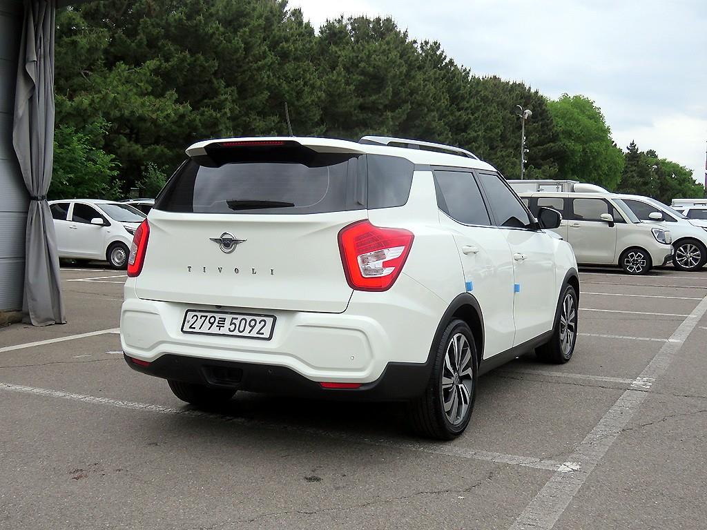 Ssangyong Tivoli - Vista 4