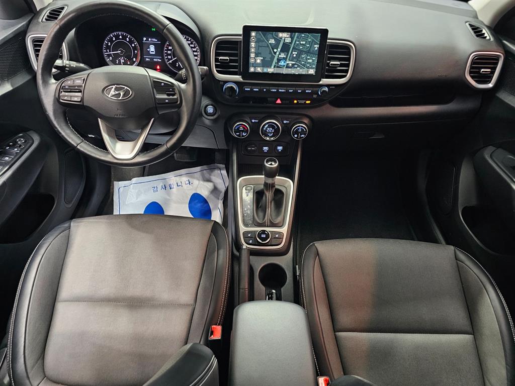 HYUNDAI Venue - Vista 8