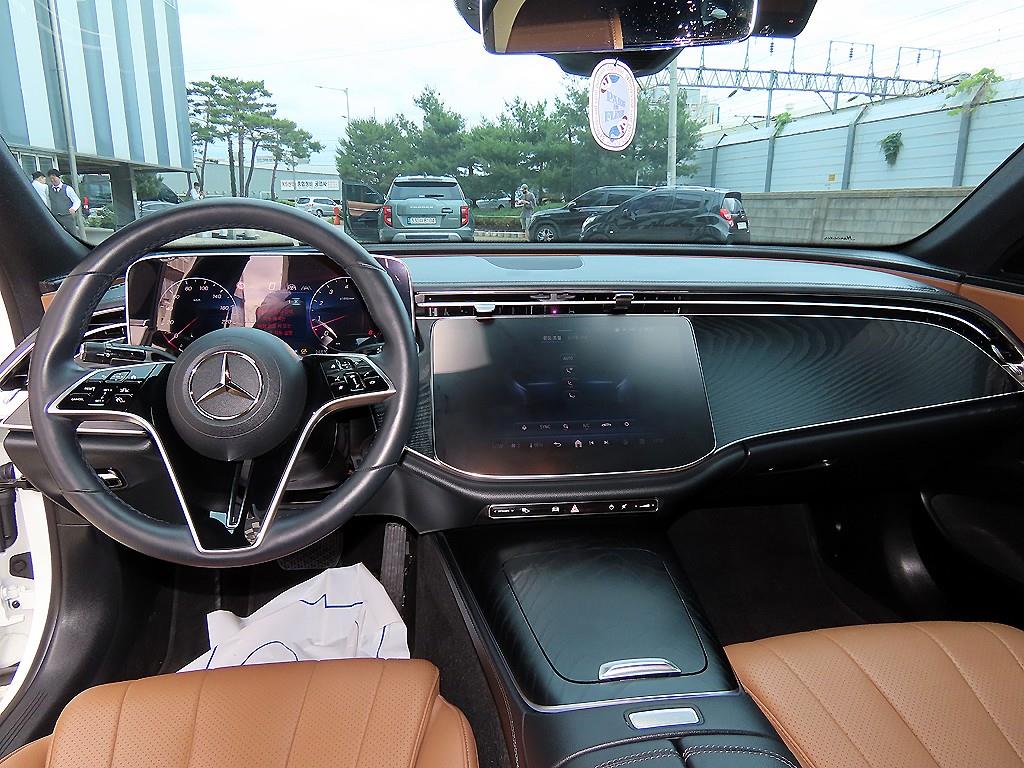 Mercedes Benz E class - Vista 7