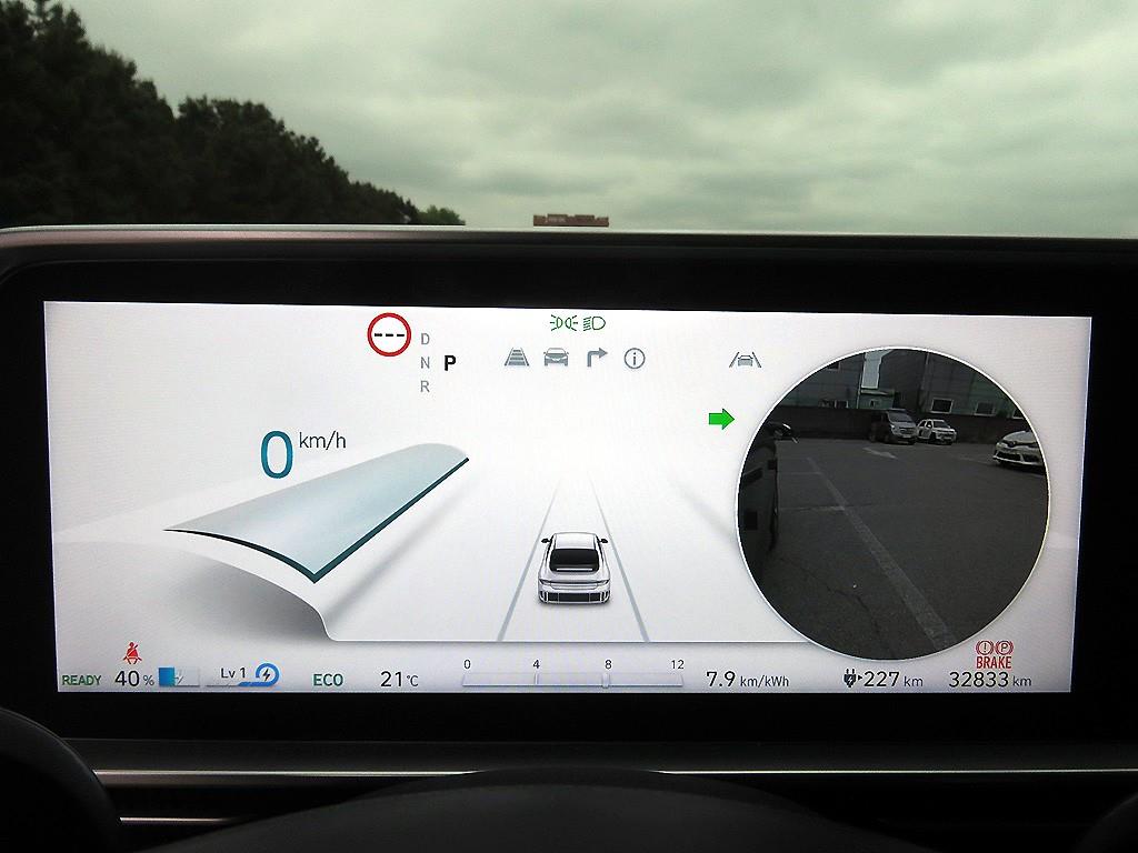 HYUNDAI Ioniq 6 - Vista 12