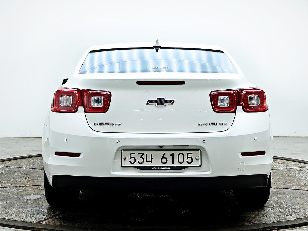 Chevrolet Malibu - Vista 5
