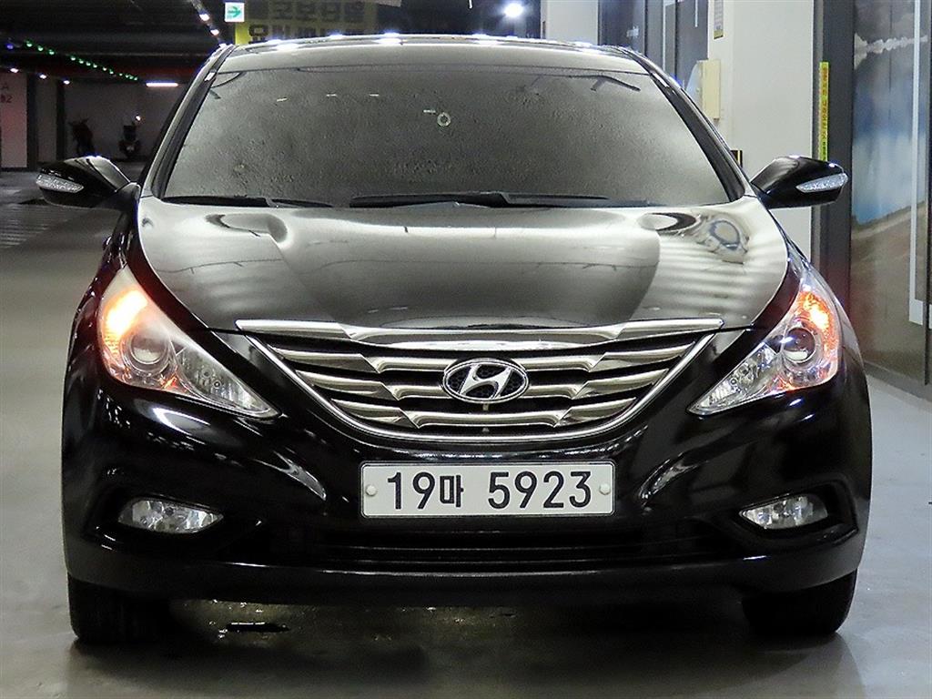HYUNDAI Sonata - Vista 2