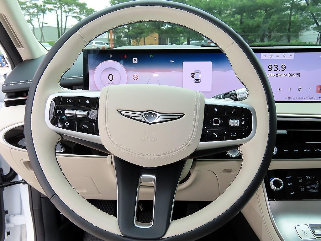 Genesis GV70 - Vista 8