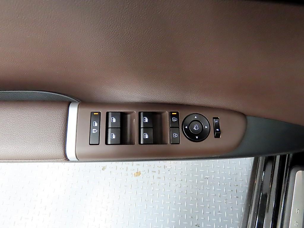 HYUNDAI Grandeur - Vista 11