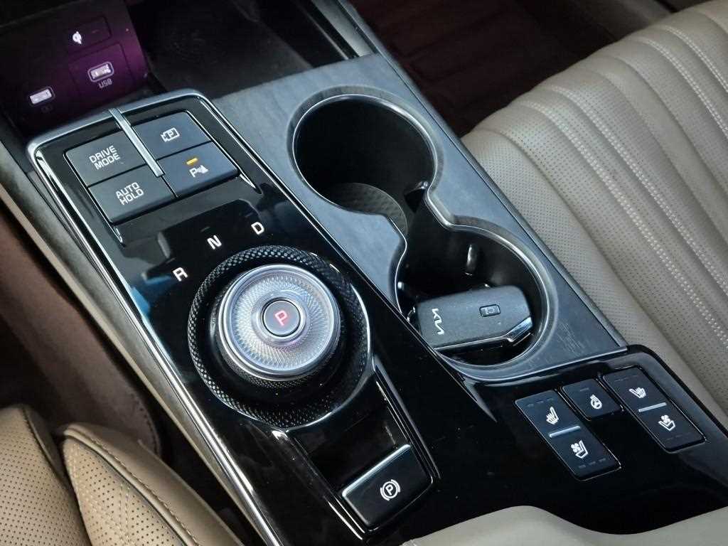KIA K8 - Vista 8