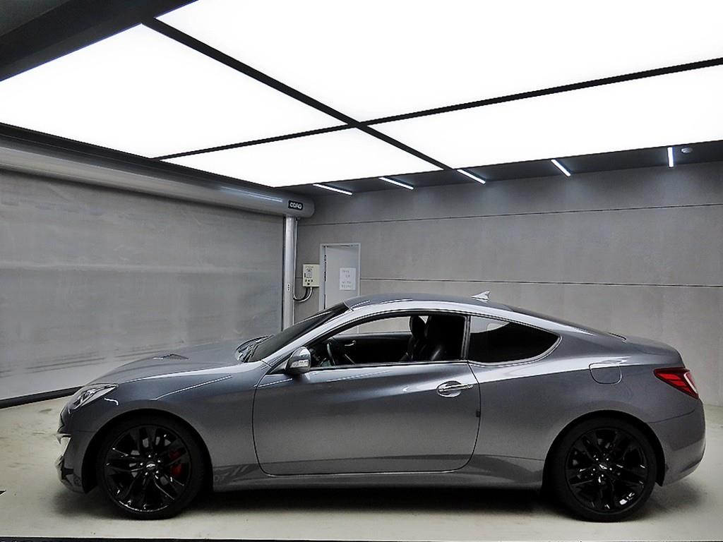 HYUNDAI Genesis - Vista 4