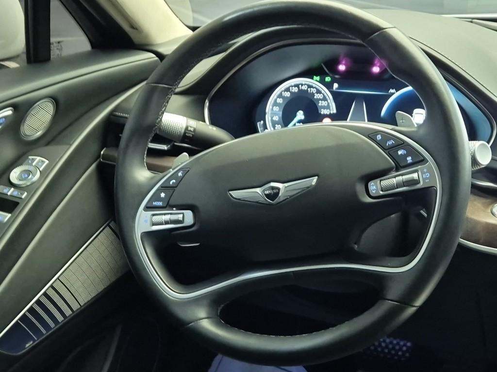 Genesis G80 - Vista 9