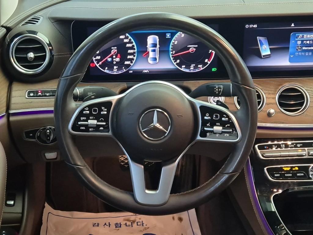 Mercedes Benz E class - Vista 9