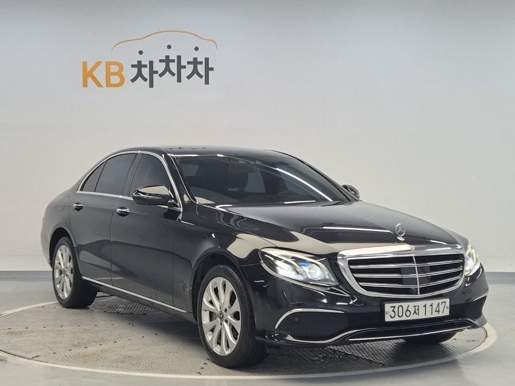 Mercedes Benz E class - Vista 4
