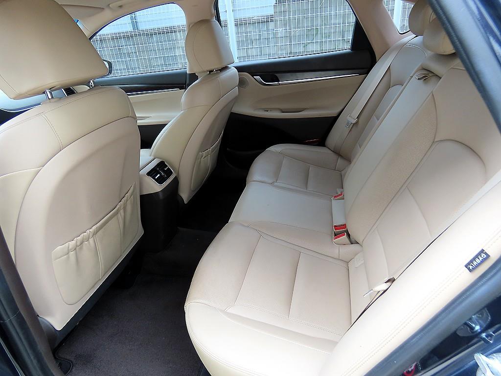 HYUNDAI Grandeur - Vista 6