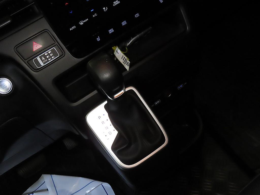 HYUNDAI Staria - Vista 12