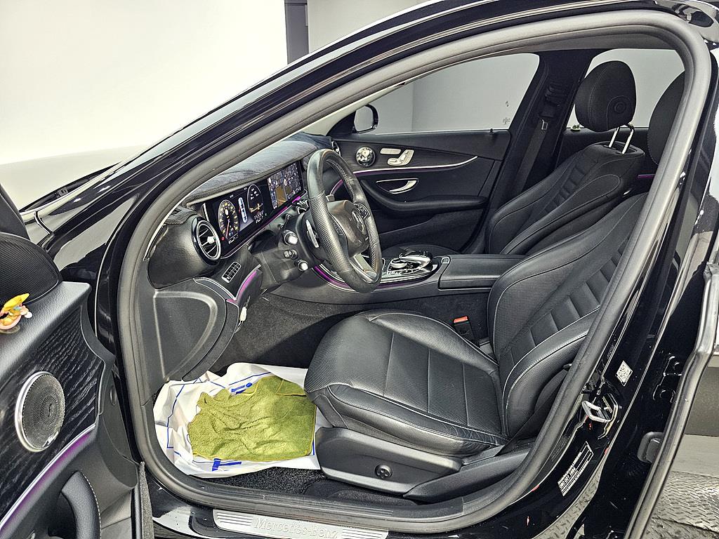 Mercedes Benz E class - Vista 8