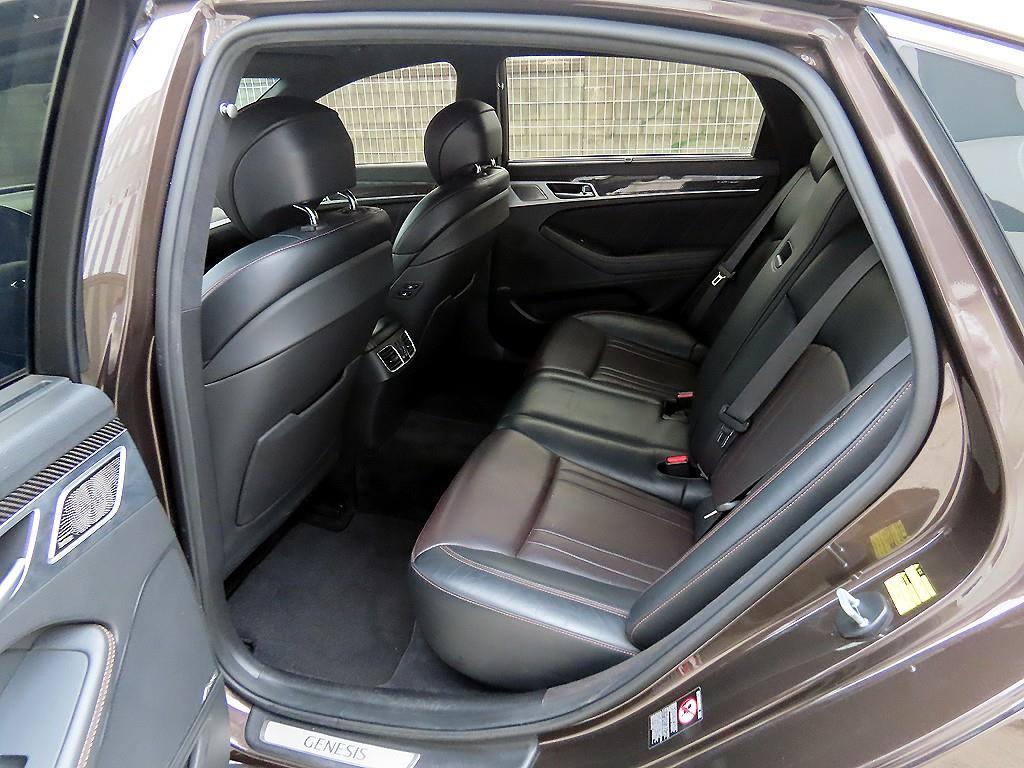 Genesis G80 - Vista 6