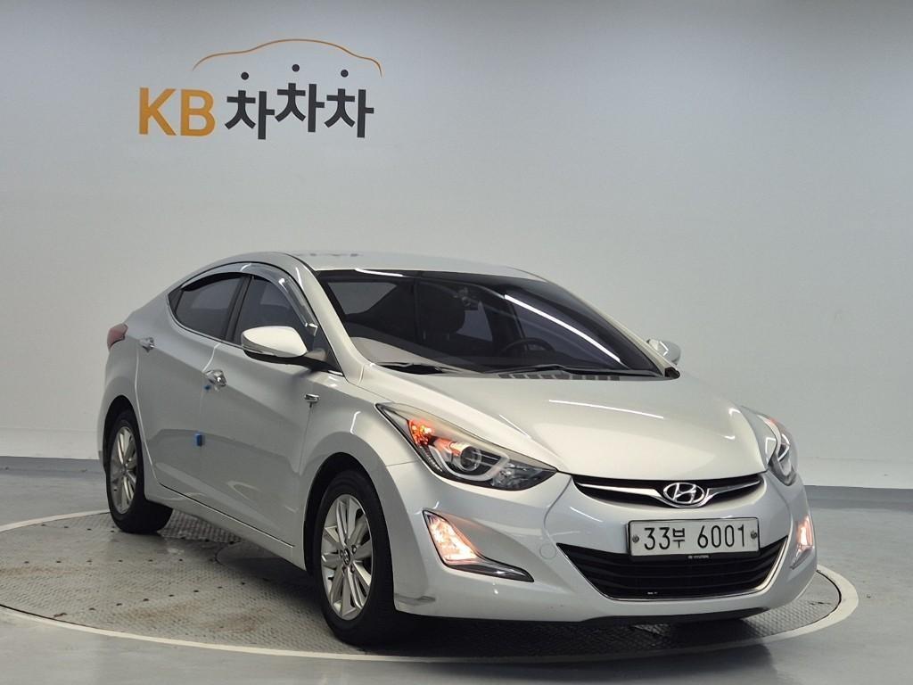 HYUNDAI Avante - Vista 4