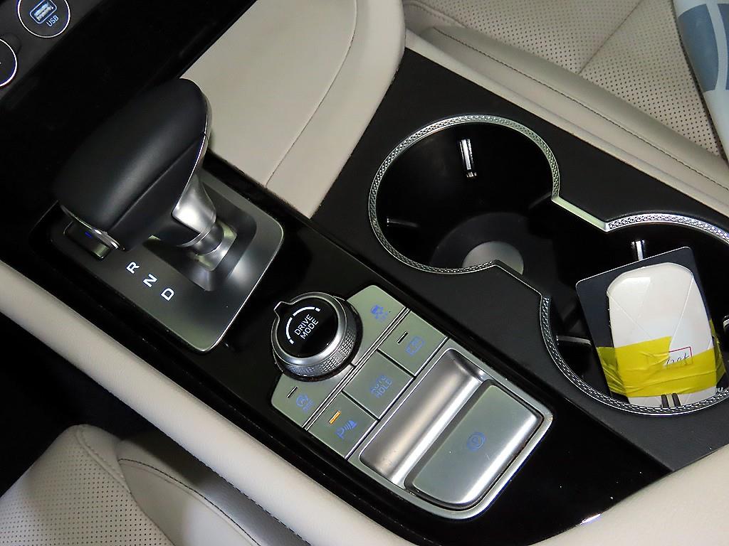 Genesis G70 - Vista 12