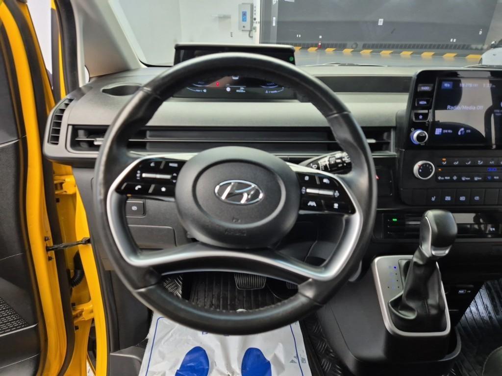 HYUNDAI Staria - Vista 9
