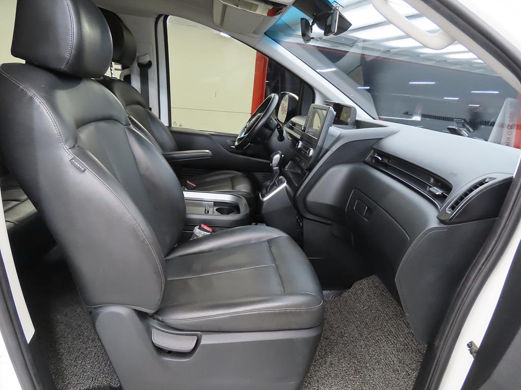 HYUNDAI Staria - Vista 9