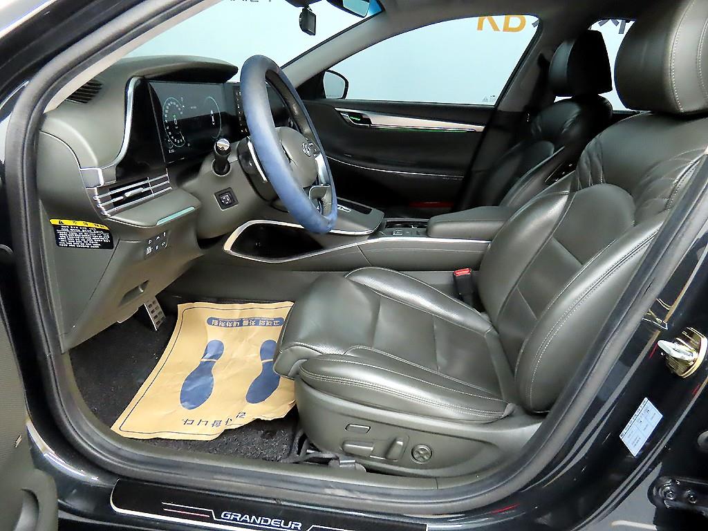 HYUNDAI Grandeur - Vista 5