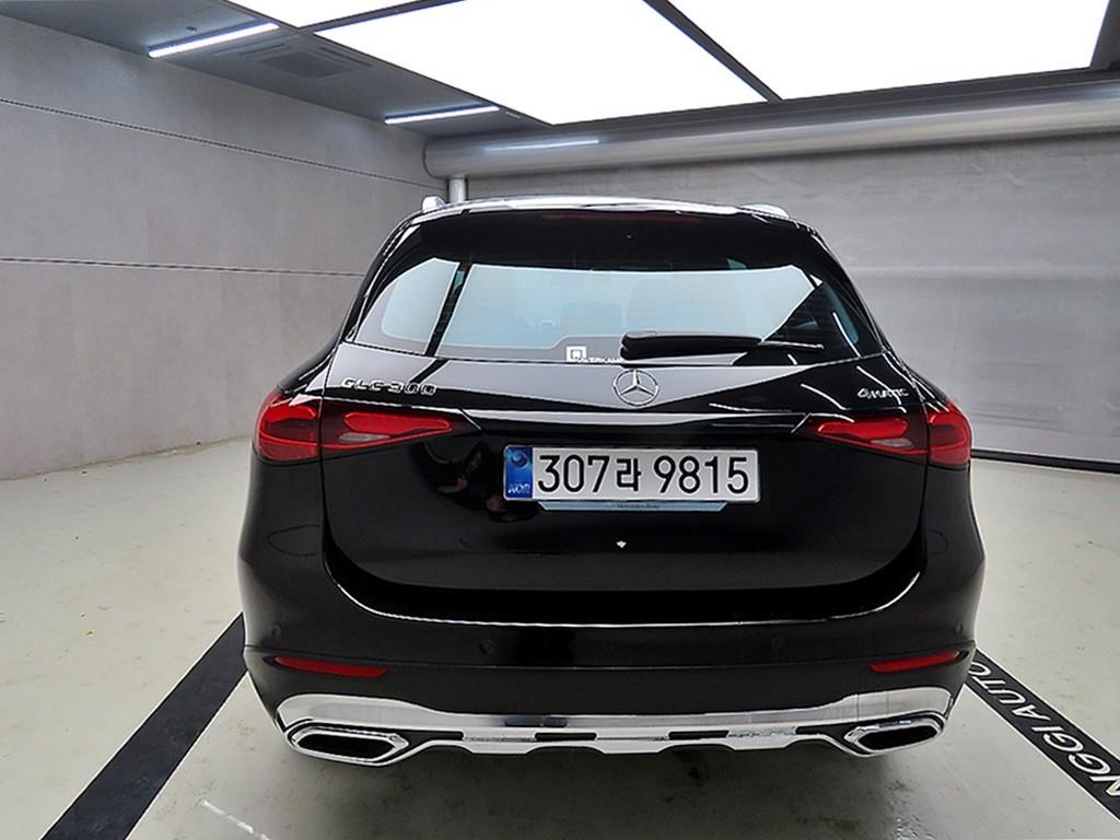 Mercedes Benz GLC Class - Vista 3