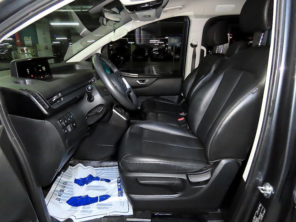 HYUNDAI Staria - Vista 6