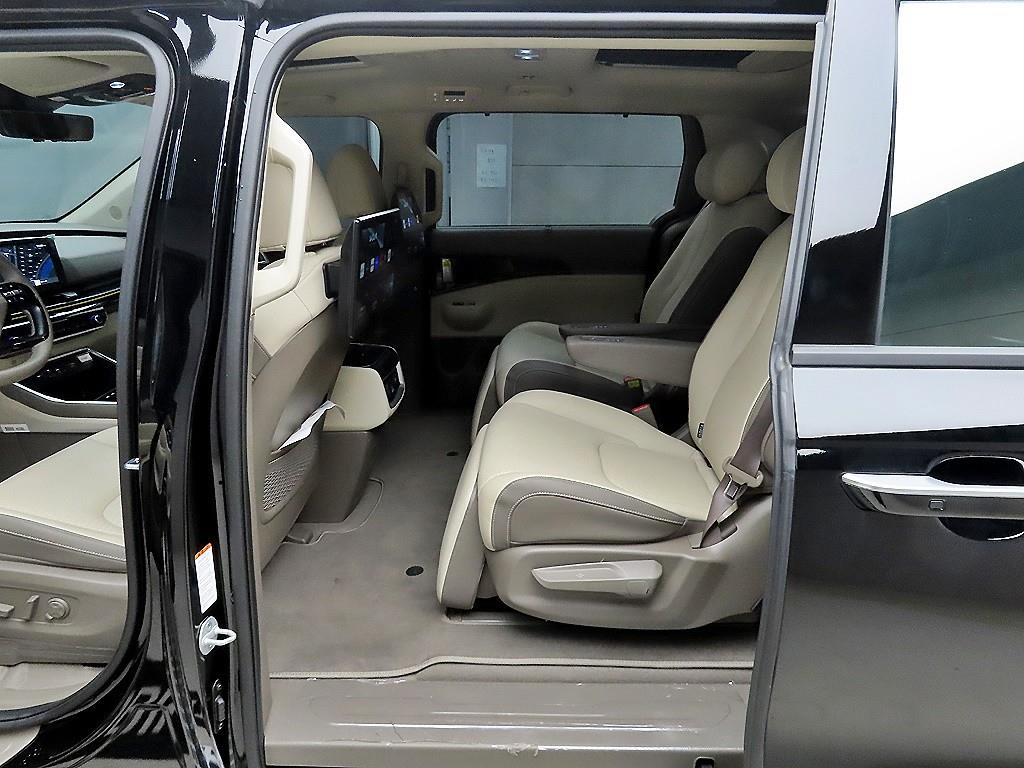 KIA Carnival - Vista 6