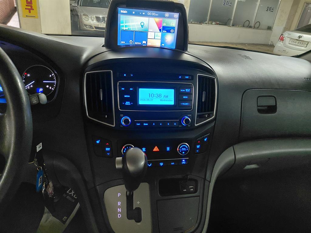 HYUNDAI Starex - Vista 8