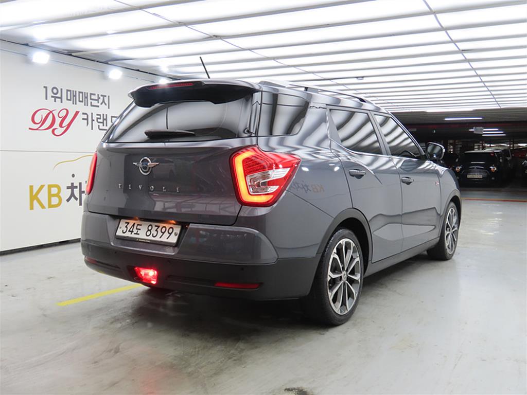 Ssangyong Tivoli - Vista 4