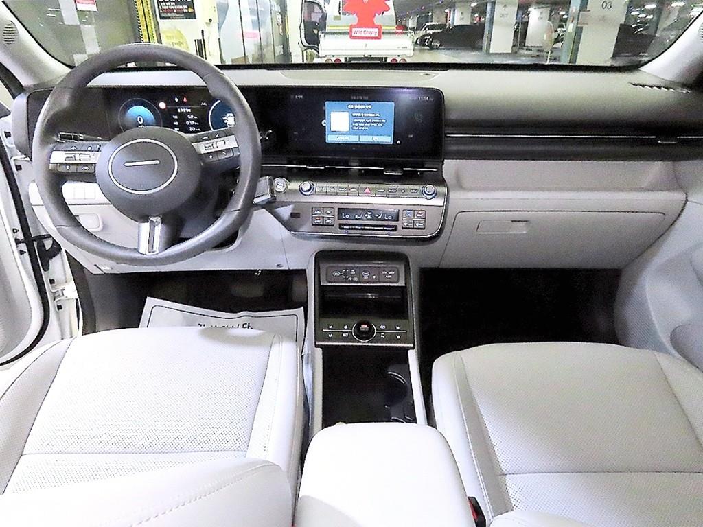 HYUNDAI Kona - Vista 10